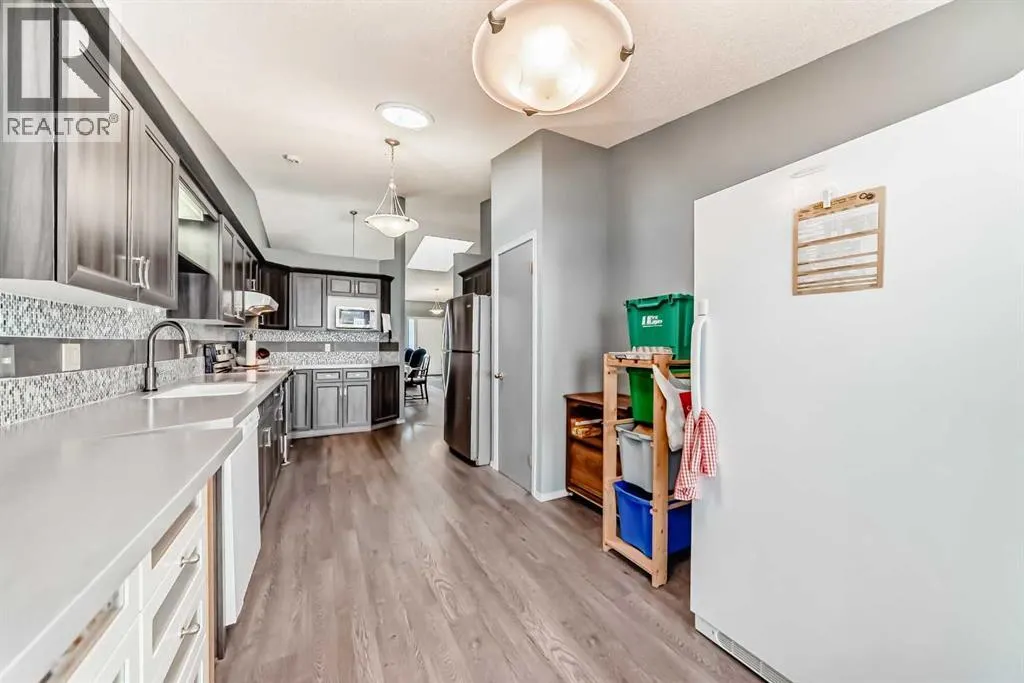 44 Gladstone Gardens SW