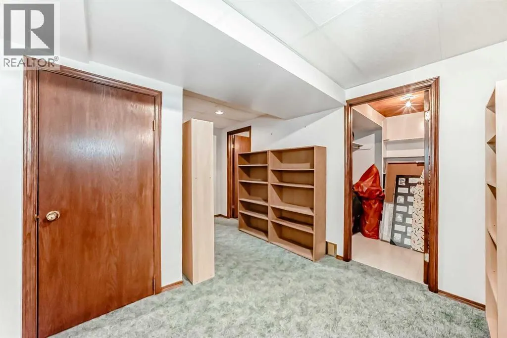 44 Gladstone Gardens SW