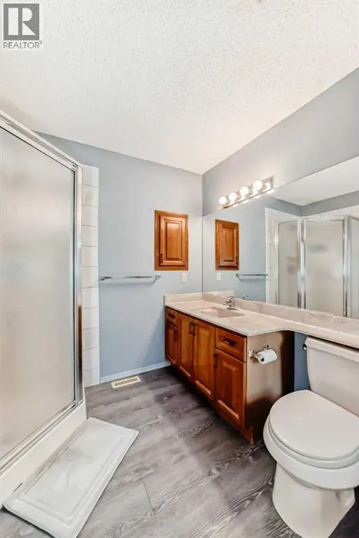 44 Gladstone Gardens SW