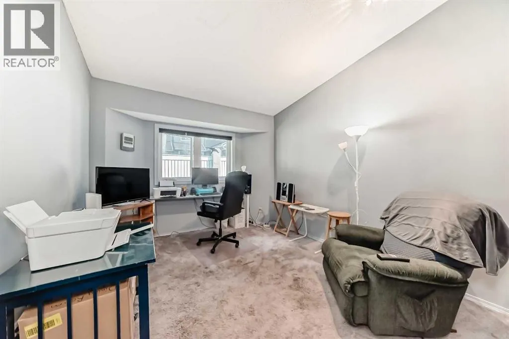 44 Gladstone Gardens SW