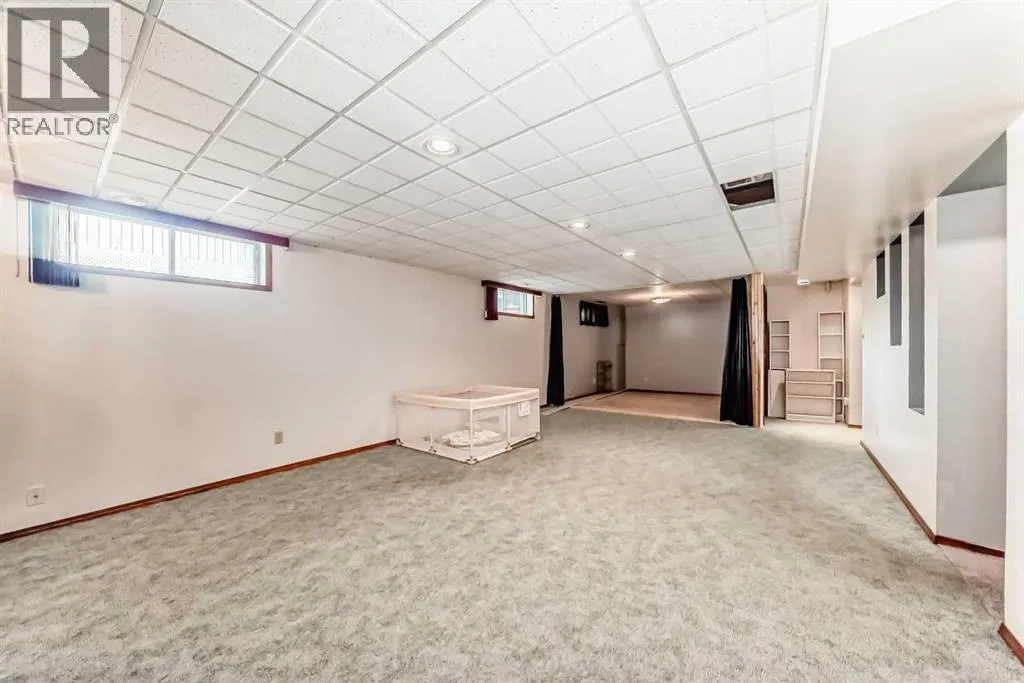 44 Gladstone Gardens SW