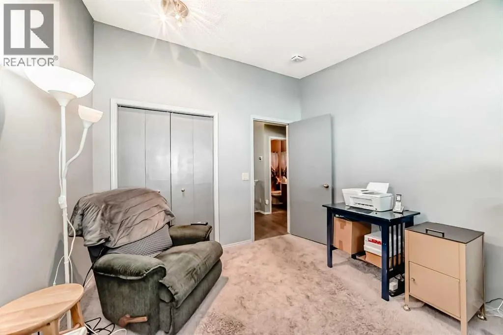 44 Gladstone Gardens SW