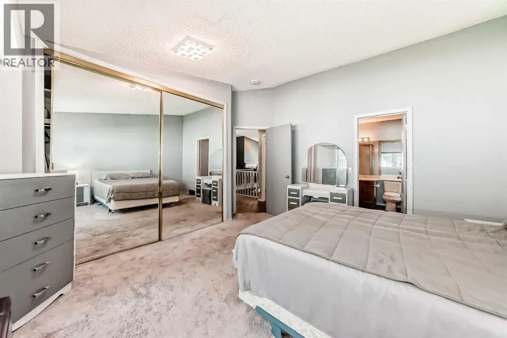 44 Gladstone Gardens SW