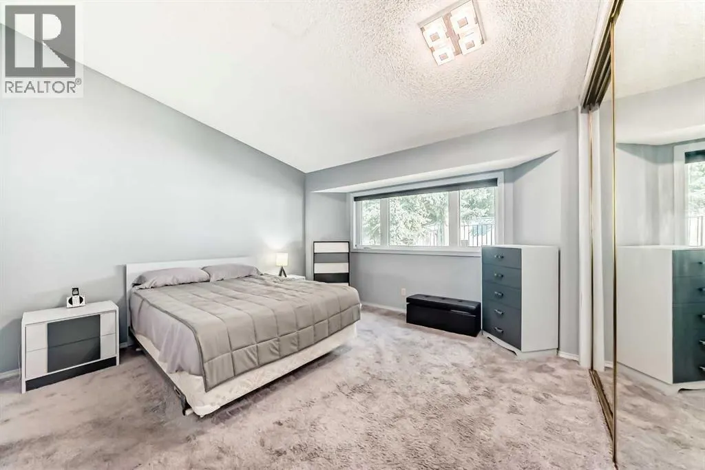 44 Gladstone Gardens SW