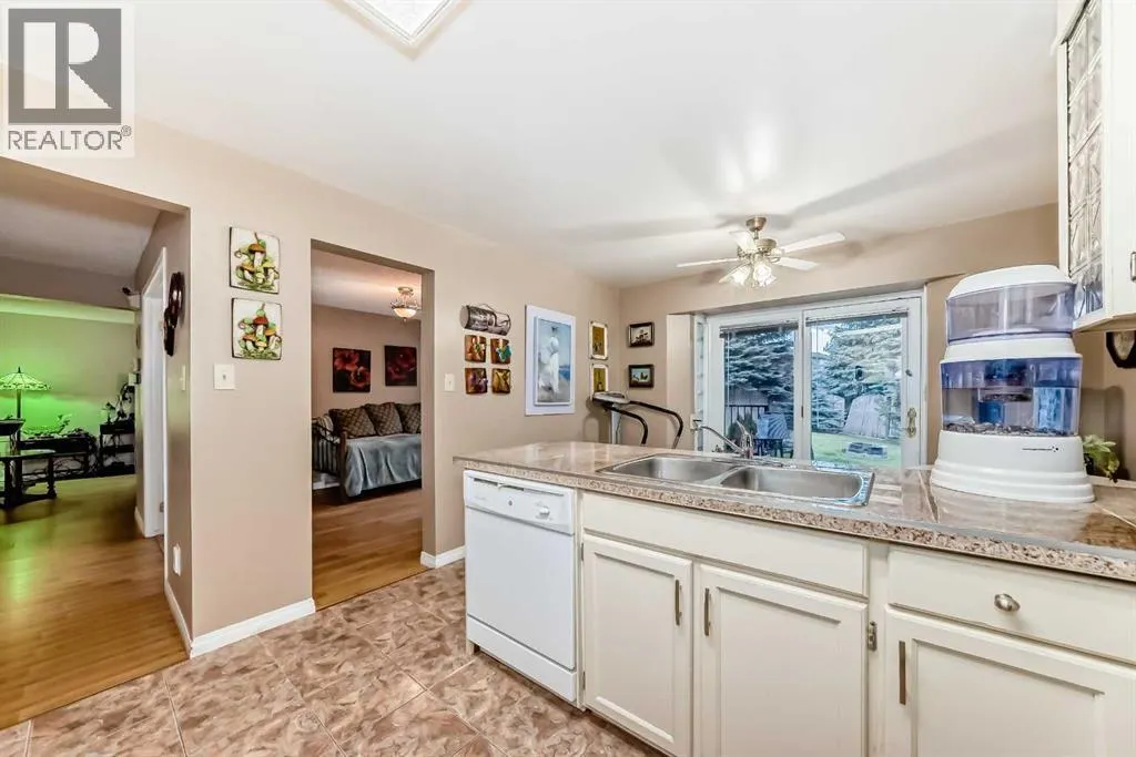 983 Woodbine Boulevard SW