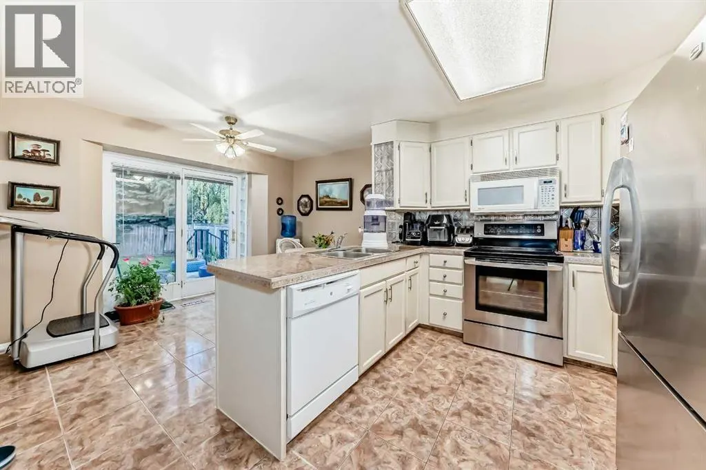 983 Woodbine Boulevard SW