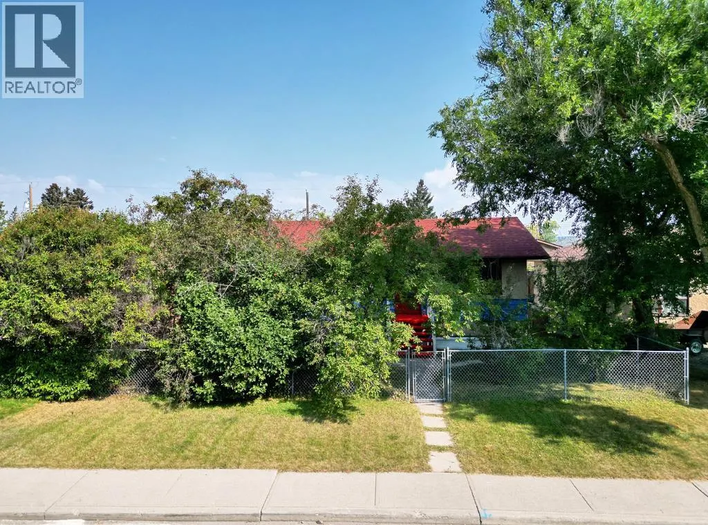 8724 34 Avenue NW