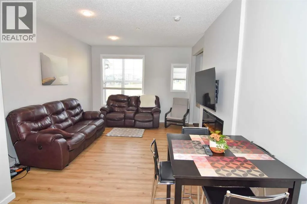 3, 71 Lucas Street NW