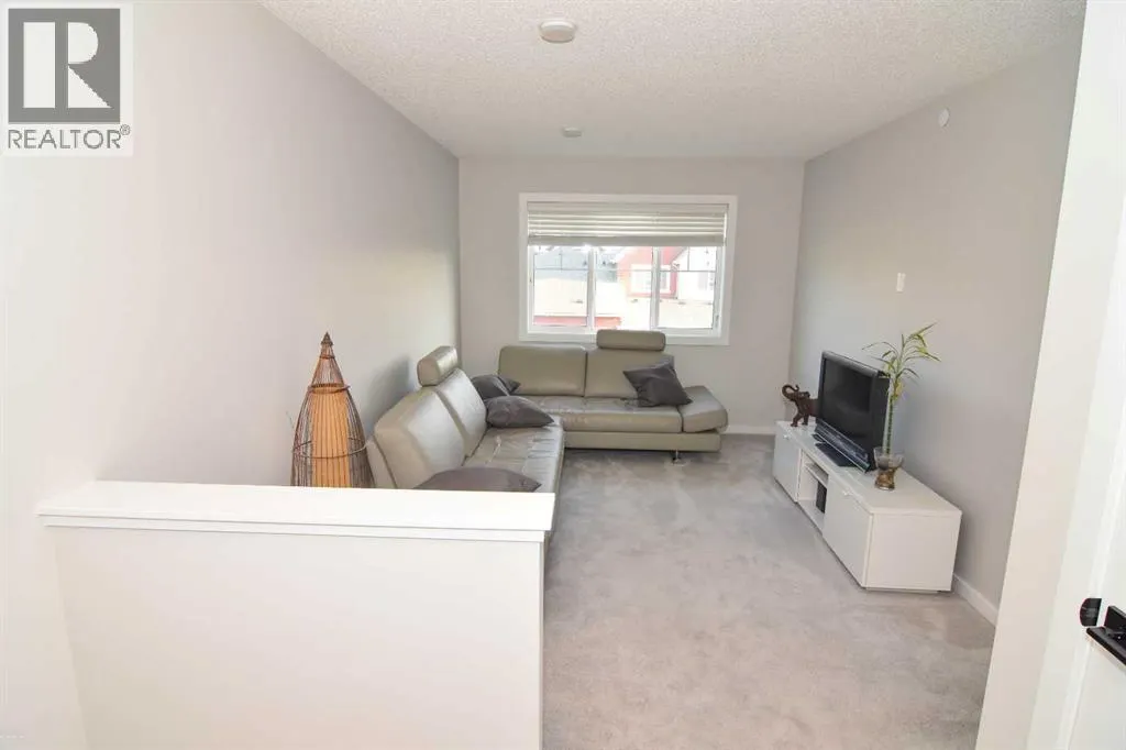 3, 71 Lucas Street NW
