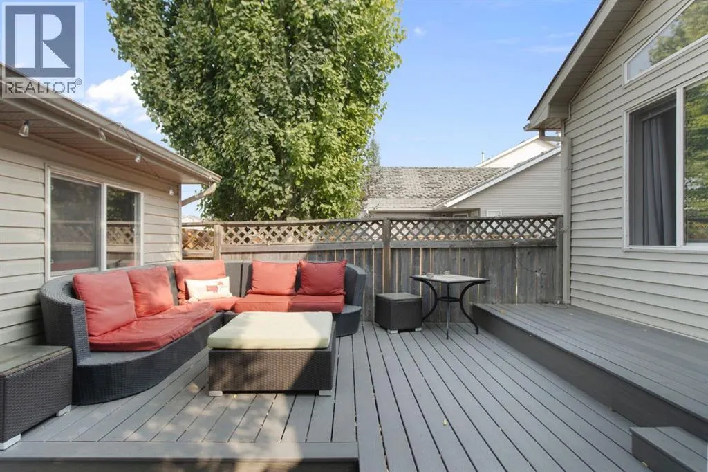 96 Prestwick Heights SE