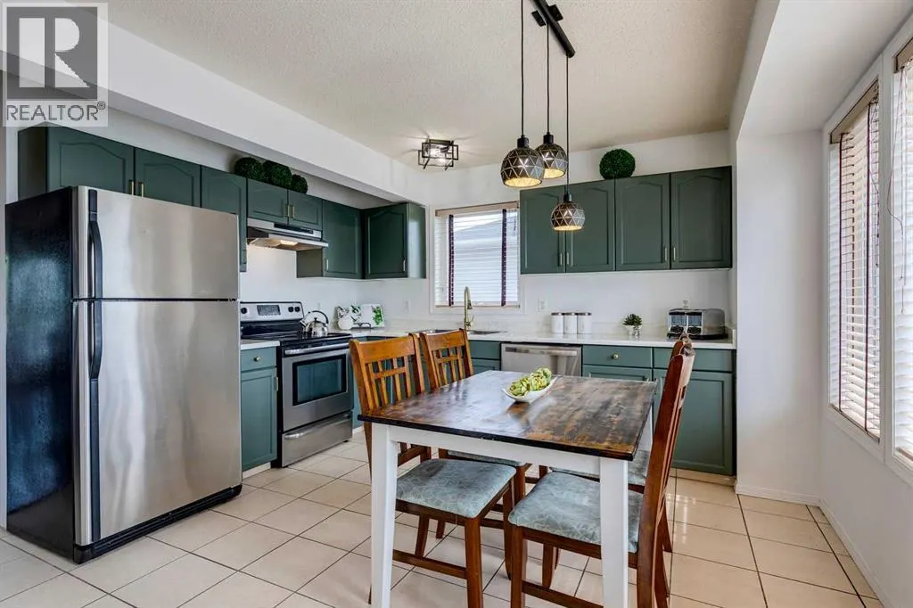 396 Regal Park NE