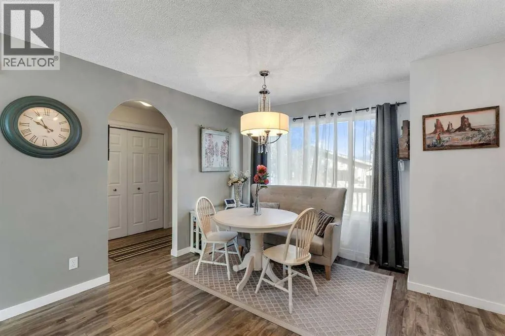 270 Sagewood Gardens SW