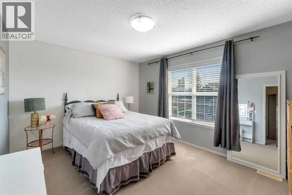 270 Sagewood Gardens SW