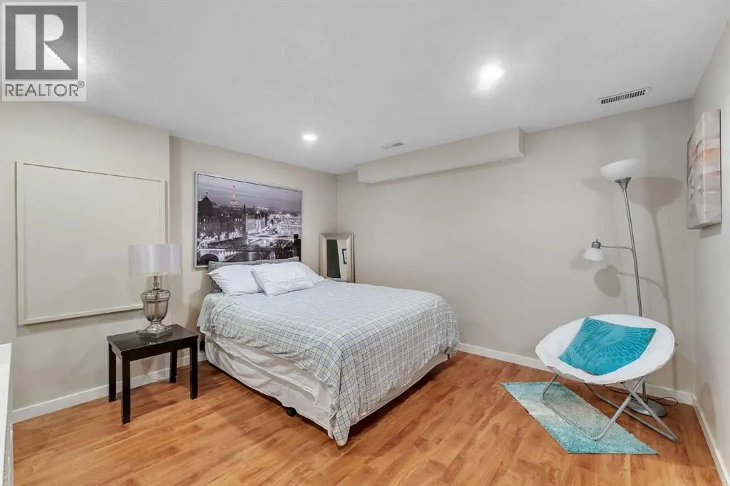270 Sagewood Gardens SW