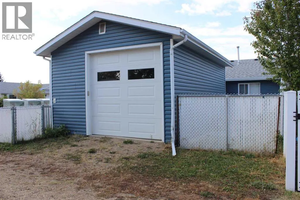 202 Ebert Close W