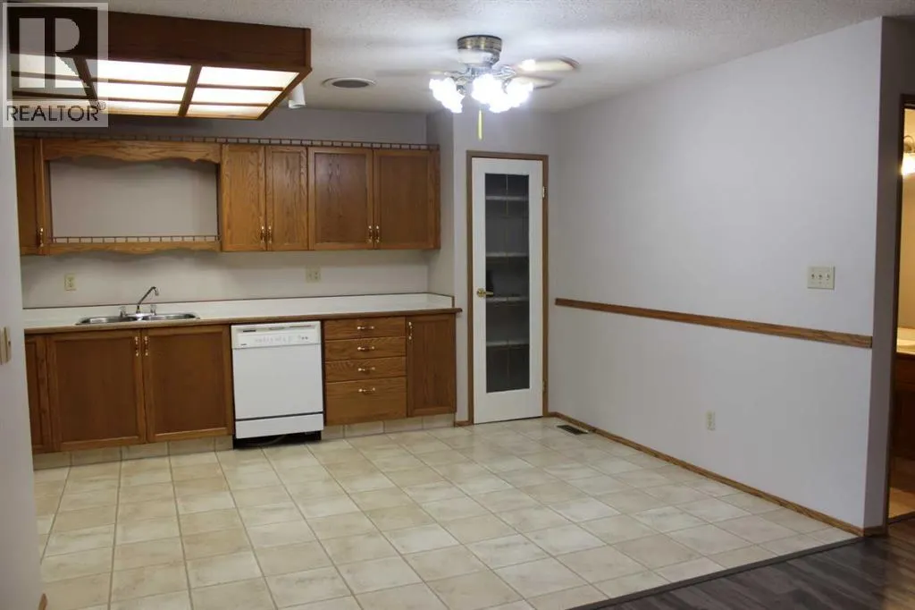 202 Ebert Close W