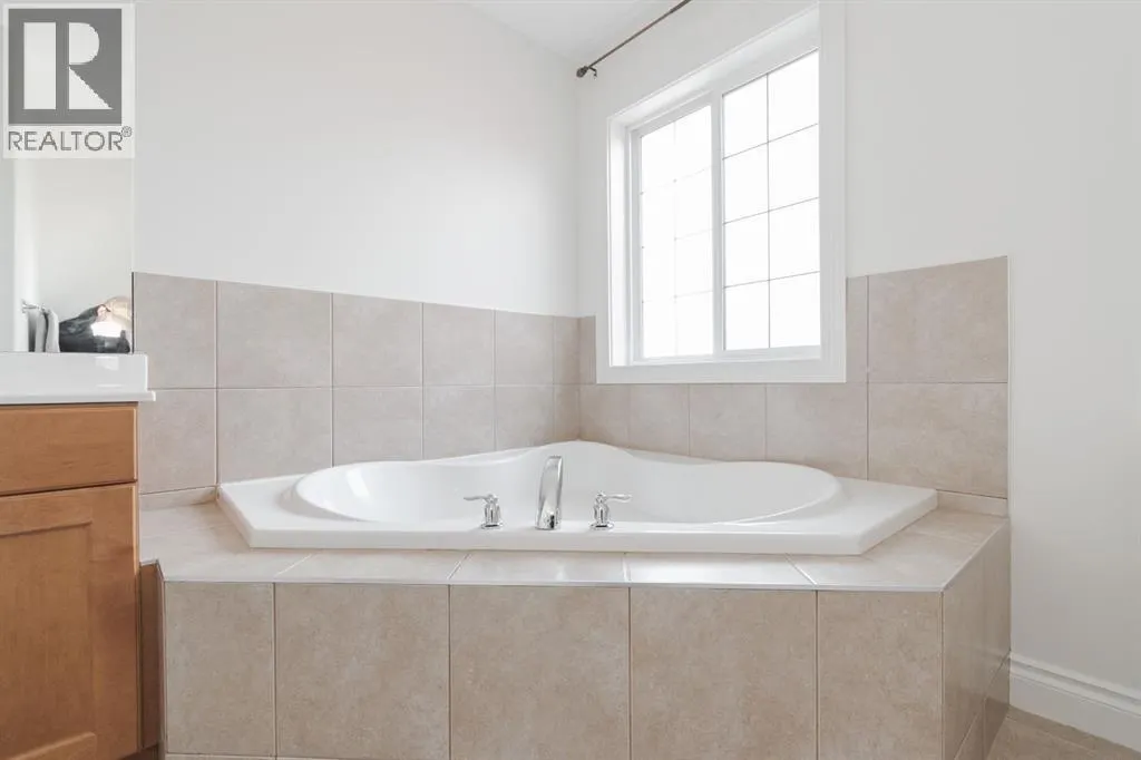 223 Rattlepan Creek Crescent