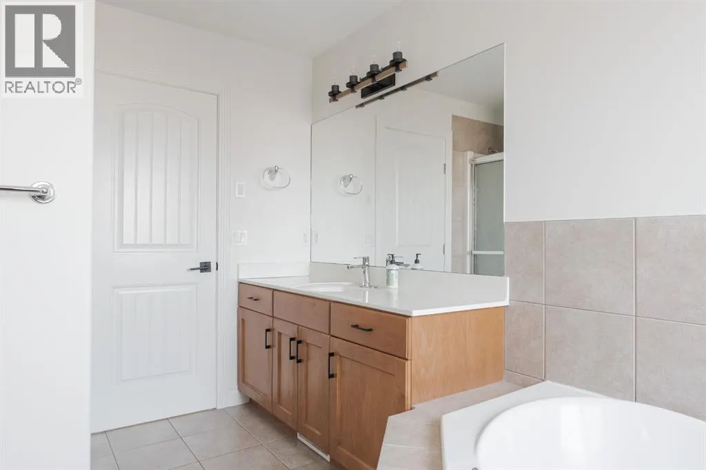 223 Rattlepan Creek Crescent