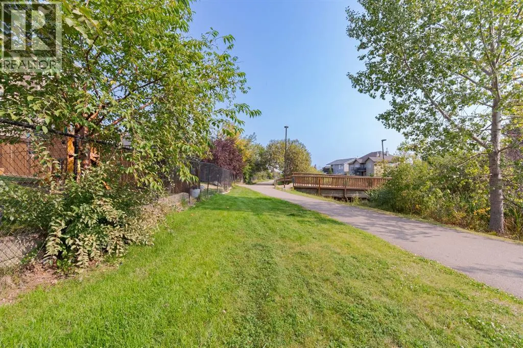 223 Rattlepan Creek Crescent