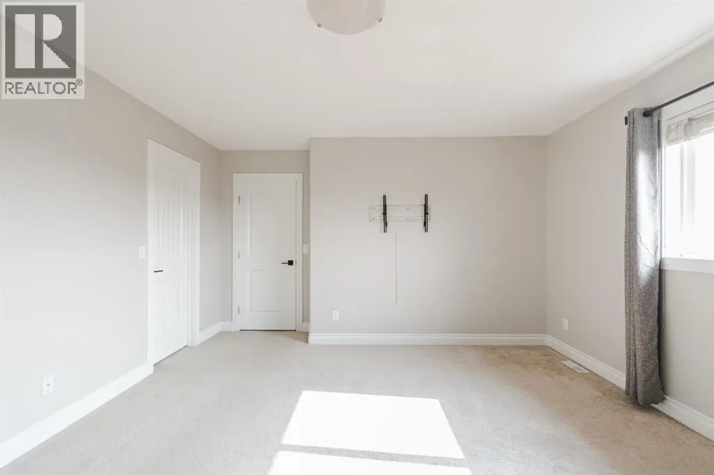 223 Rattlepan Creek Crescent