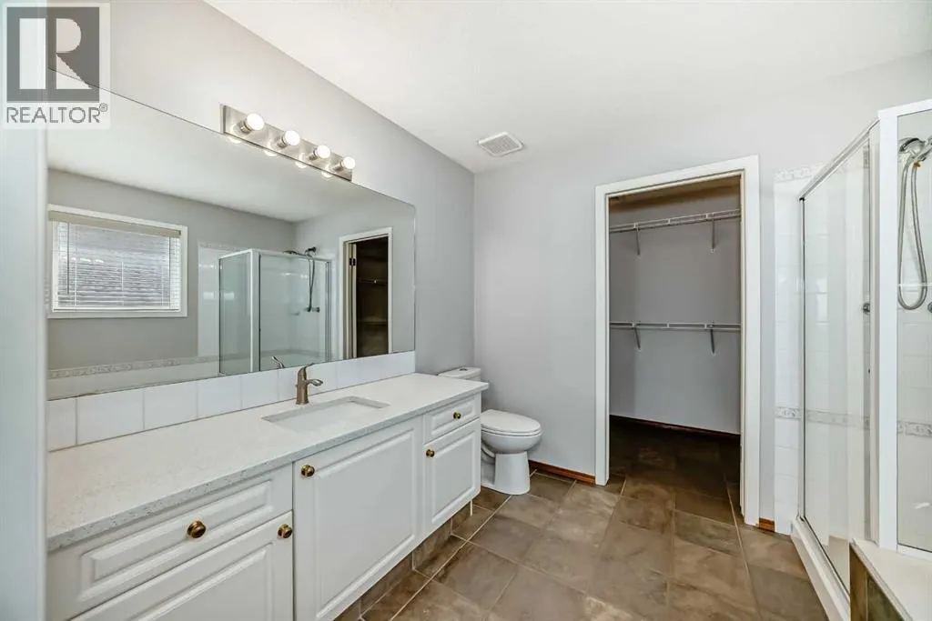 307 Edgebrook Park NW