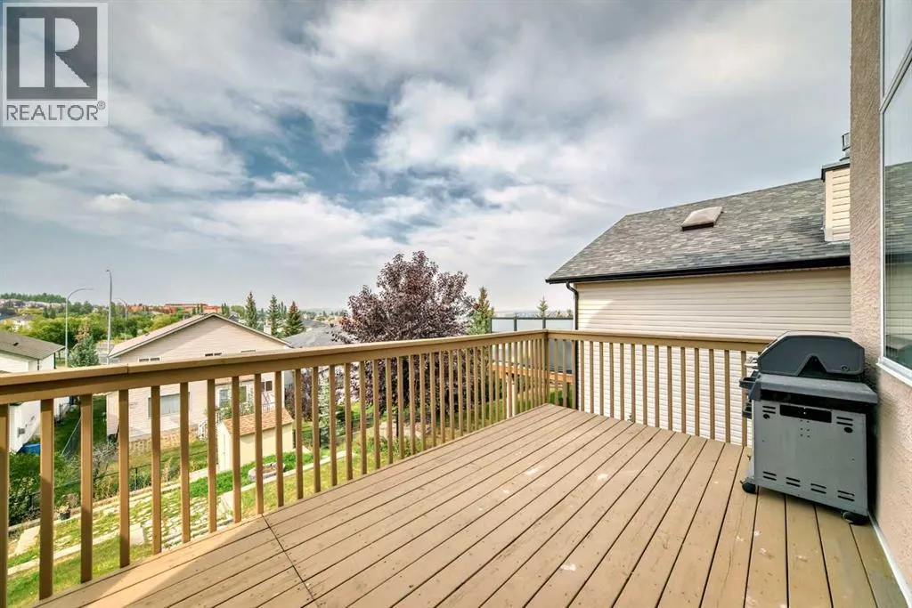 307 Edgebrook Park NW
