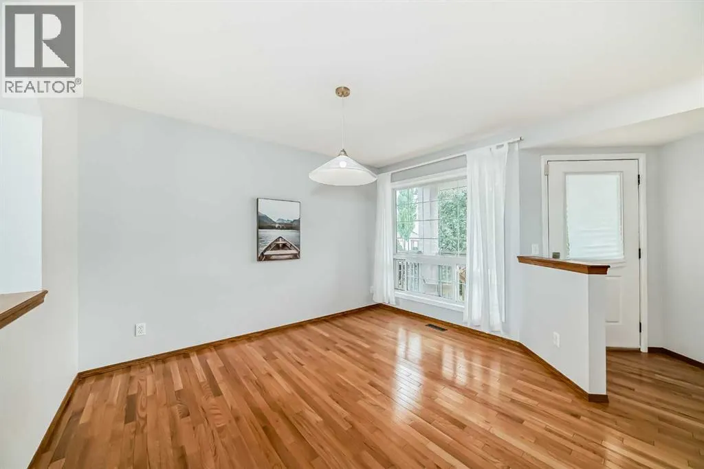 307 Edgebrook Park NW