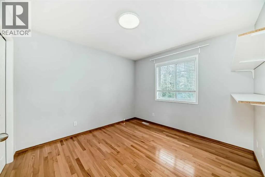 307 Edgebrook Park NW