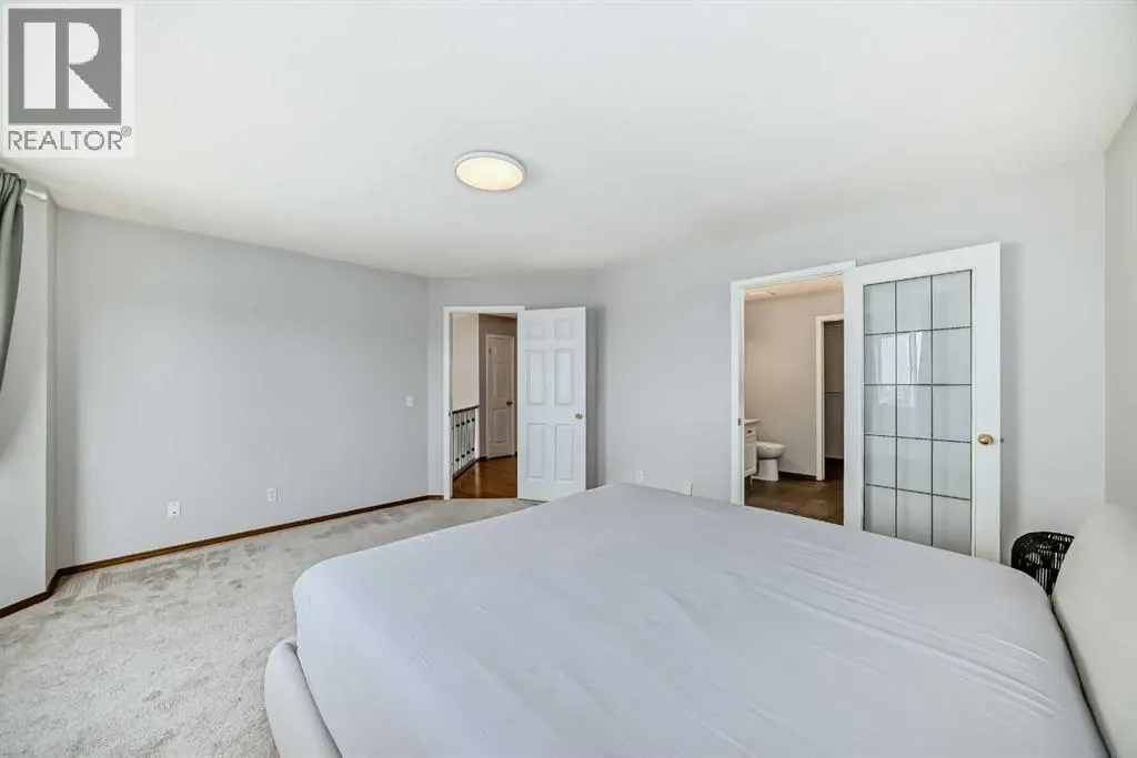 307 Edgebrook Park NW