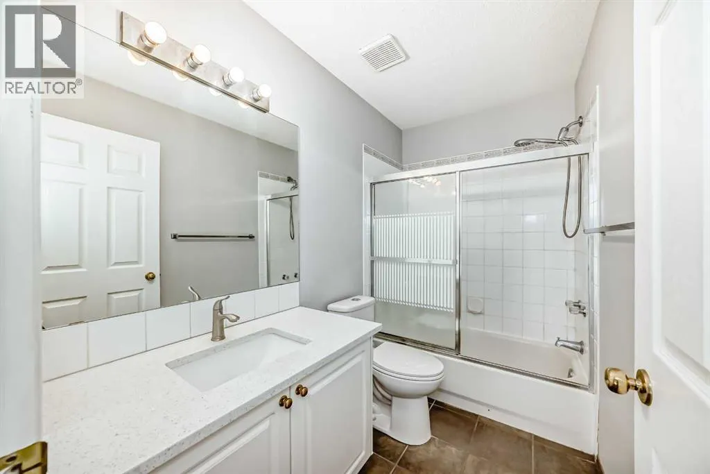 307 Edgebrook Park NW