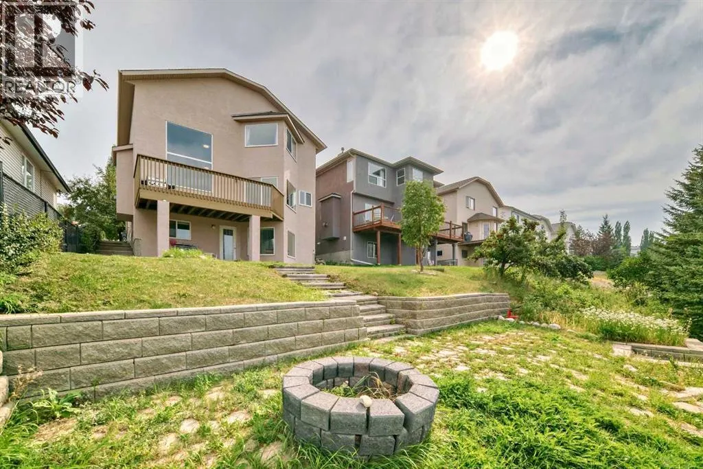 307 Edgebrook Park NW