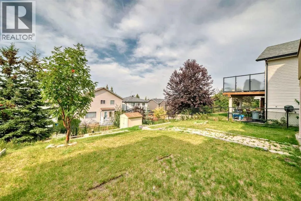 307 Edgebrook Park NW