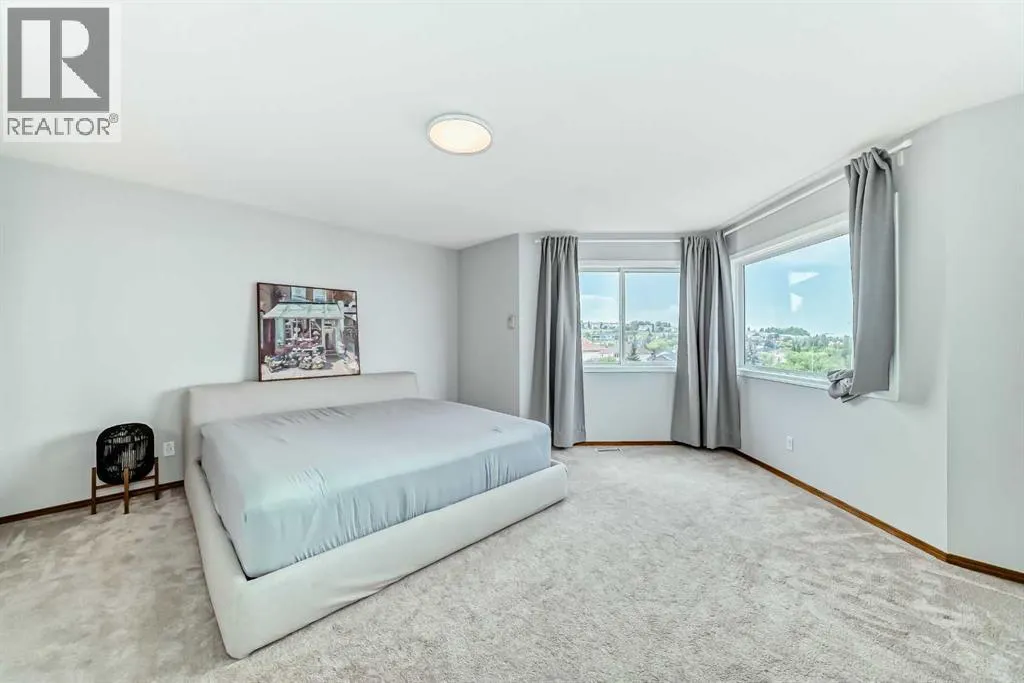 307 Edgebrook Park NW