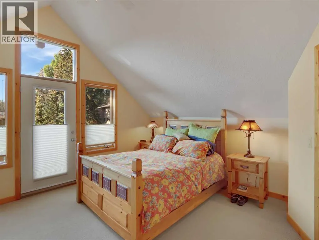 2, 729 4th Street