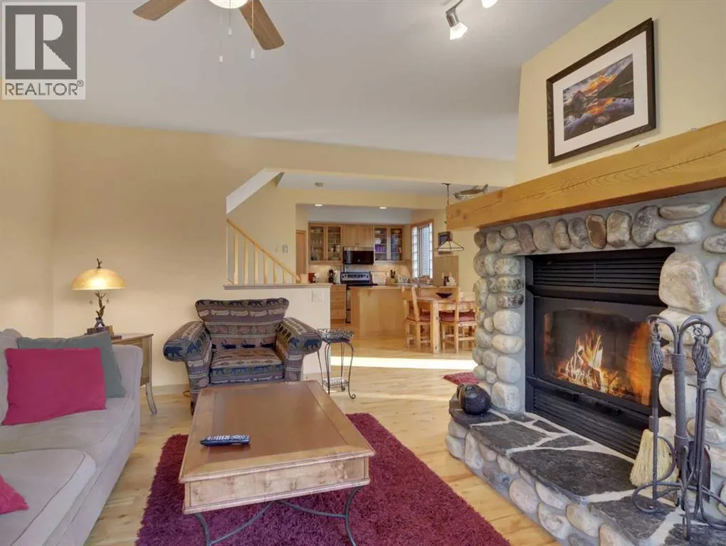 2, 729 4th Street