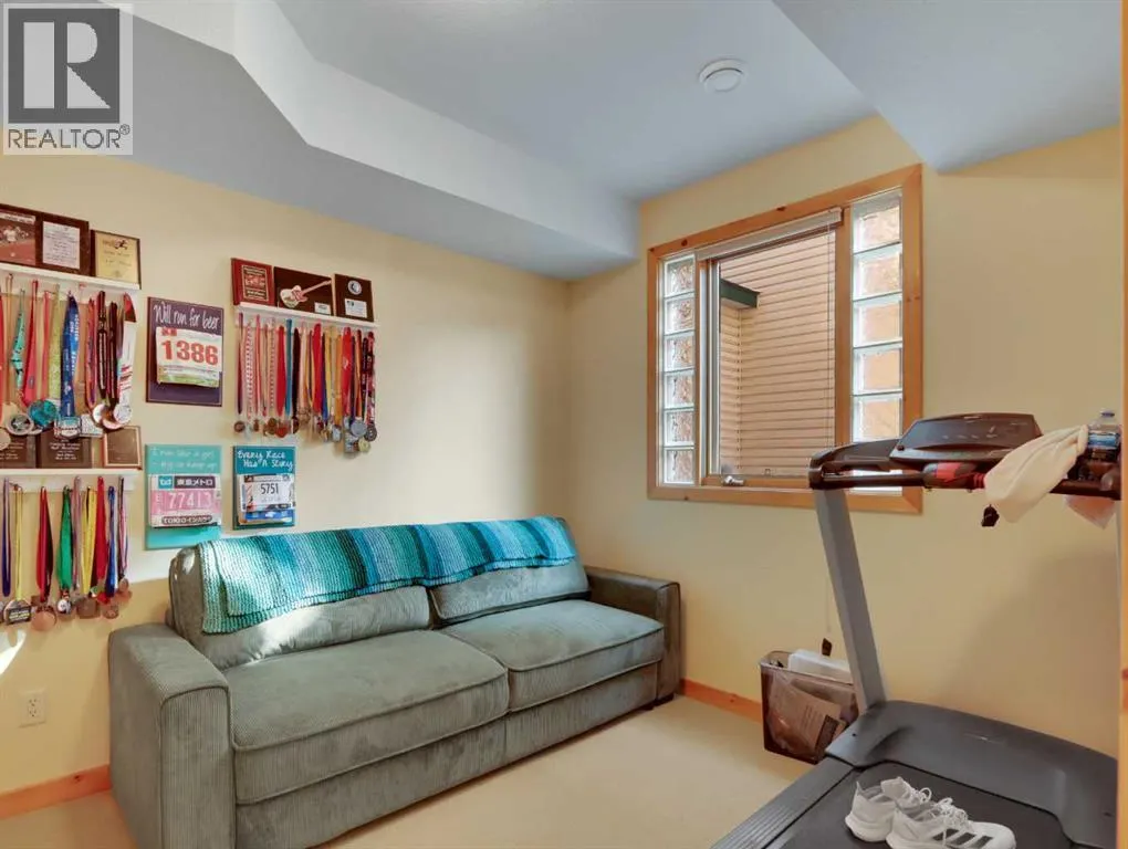 2, 729 4th Street