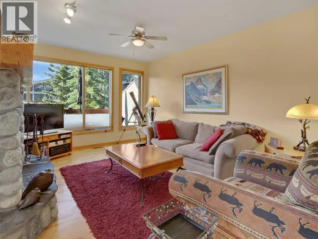 2, 729 4th Street