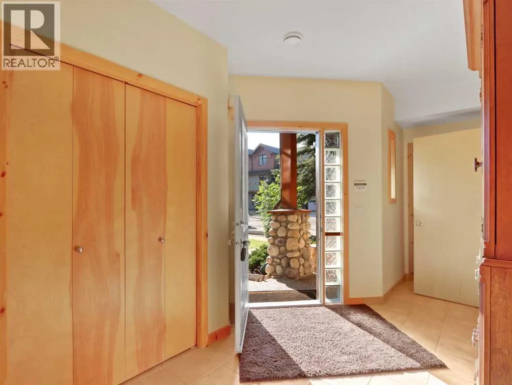 2, 729 4th Street