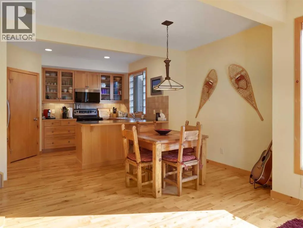 2, 729 4th Street