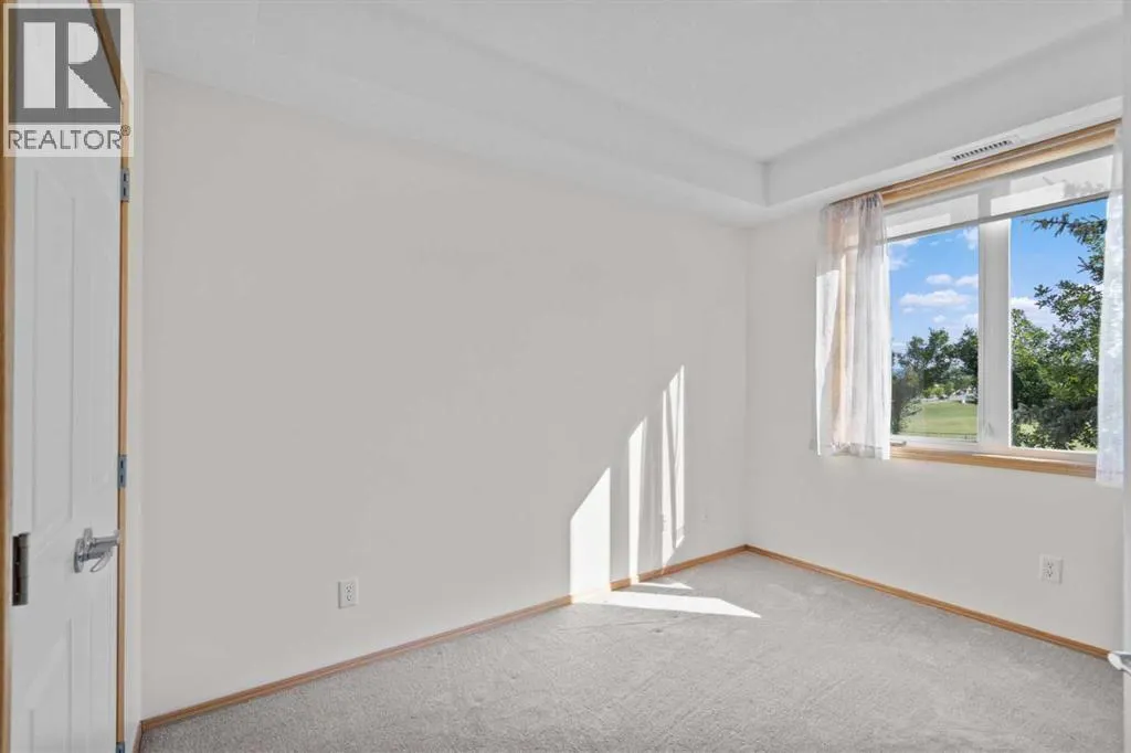 239, 15 Everstone Drive SW