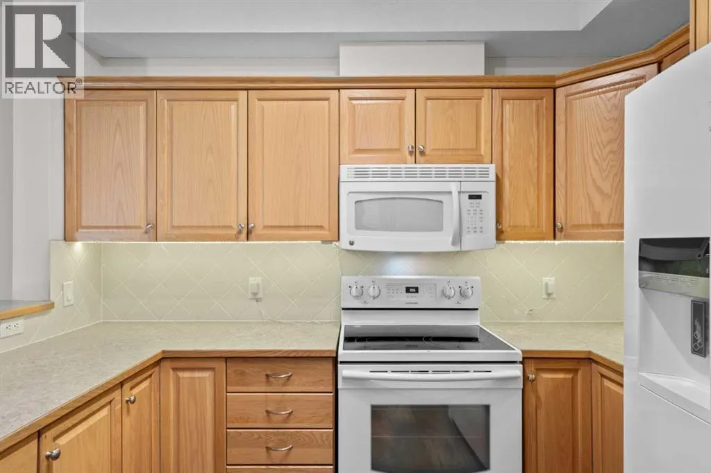 239, 15 Everstone Drive SW