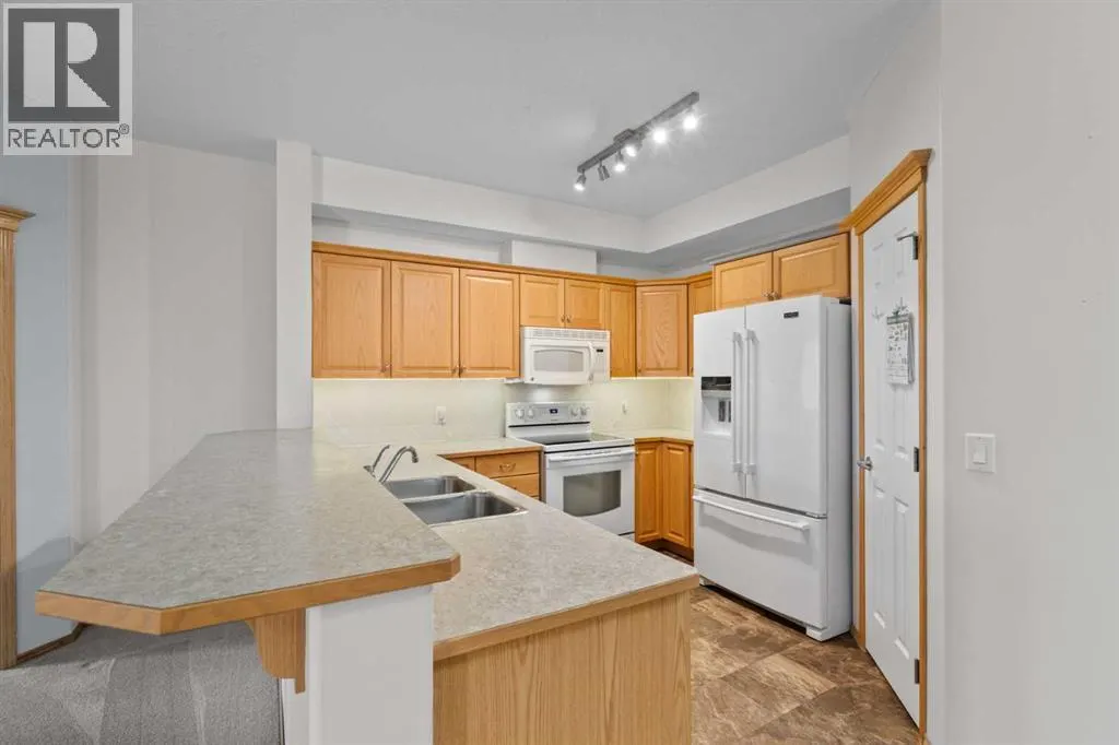 239, 15 Everstone Drive SW