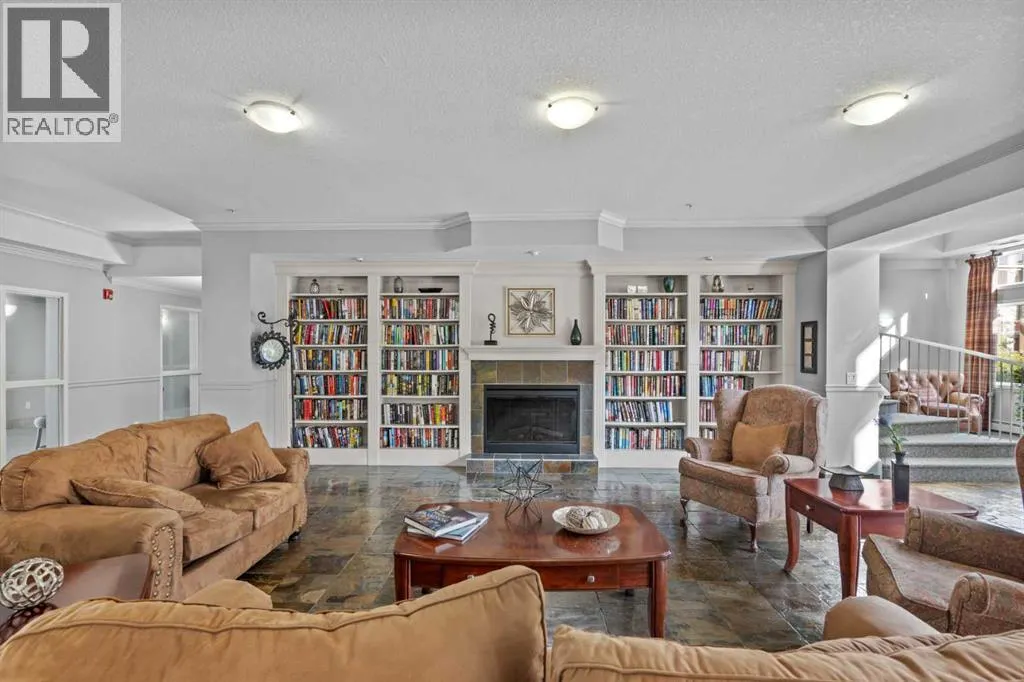 239, 15 Everstone Drive SW