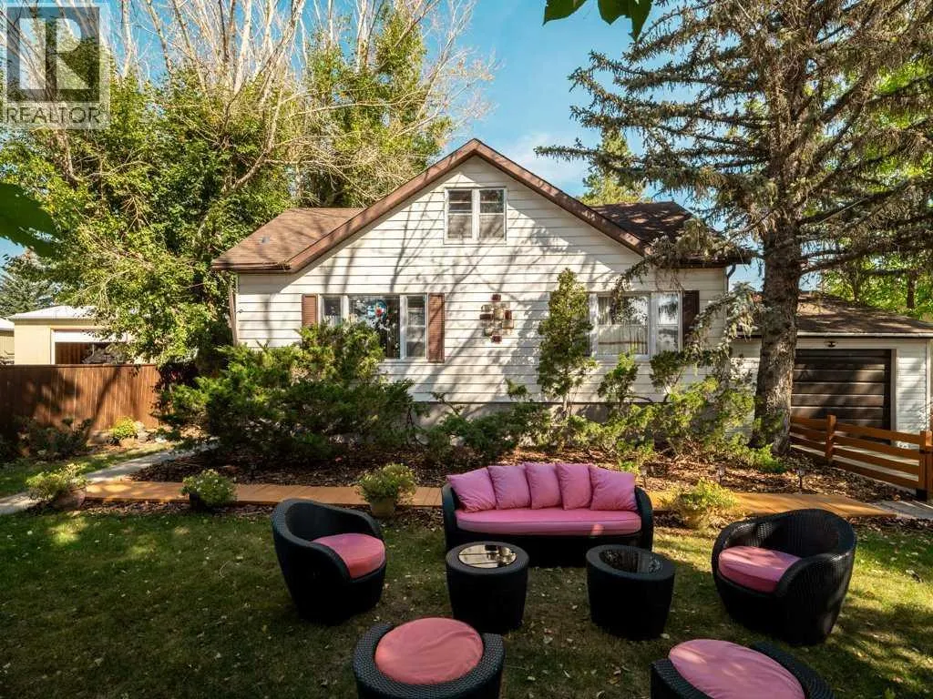 121 Center Avenue