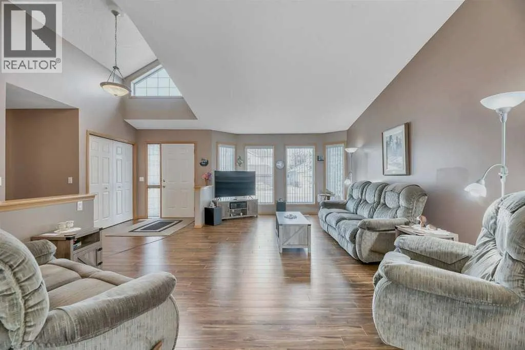 141 West Creek Crescent
