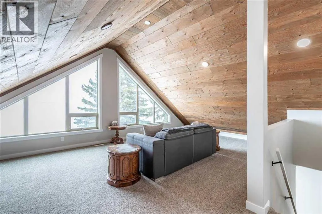 33 Lakeshore Drive