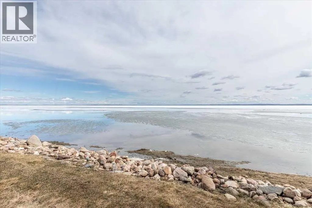 33 Lakeshore Drive