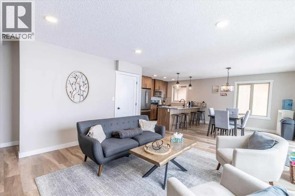 33 Lakeshore Drive