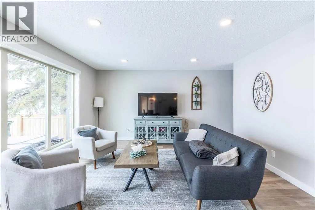 33 Lakeshore Drive