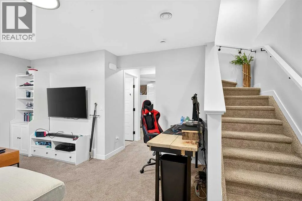 121 Ellen Close